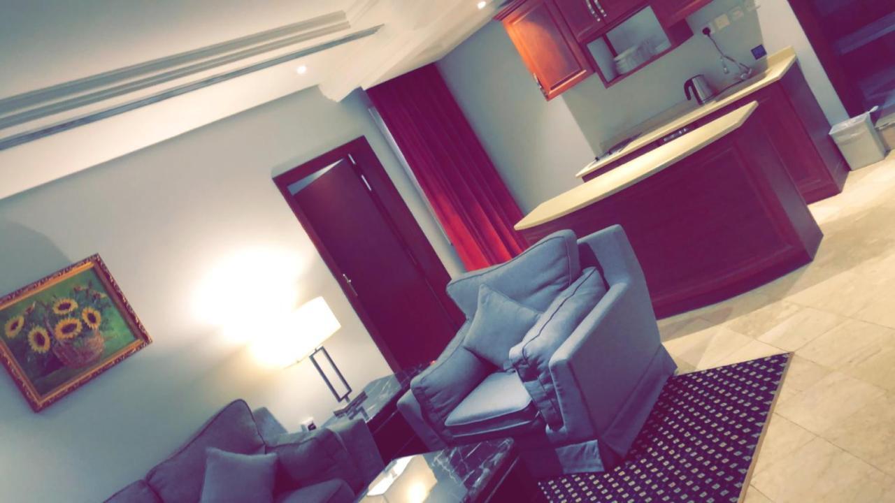Sixty Three Hotel Suites 리야드 외부 사진