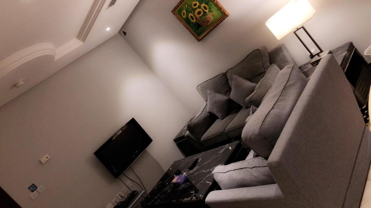 Sixty Three Hotel Suites 리야드 외부 사진